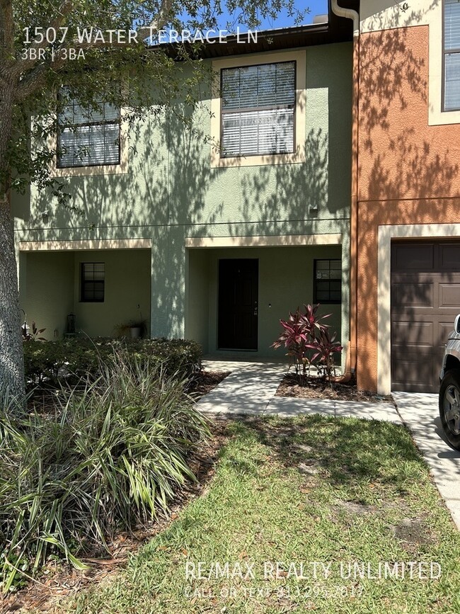 1507 Water Terrace Ln in Brandon, FL - Building Photo - Building Photo