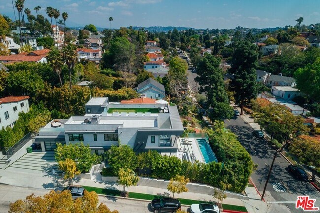 2030 Talmadge St in Los Angeles, CA - Building Photo - Building Photo