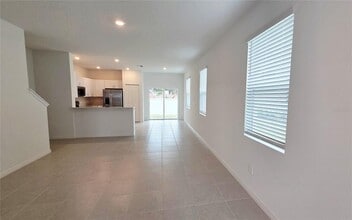 36110 Risa Michele St in Zephyrhills, FL - Building Photo - Building Photo