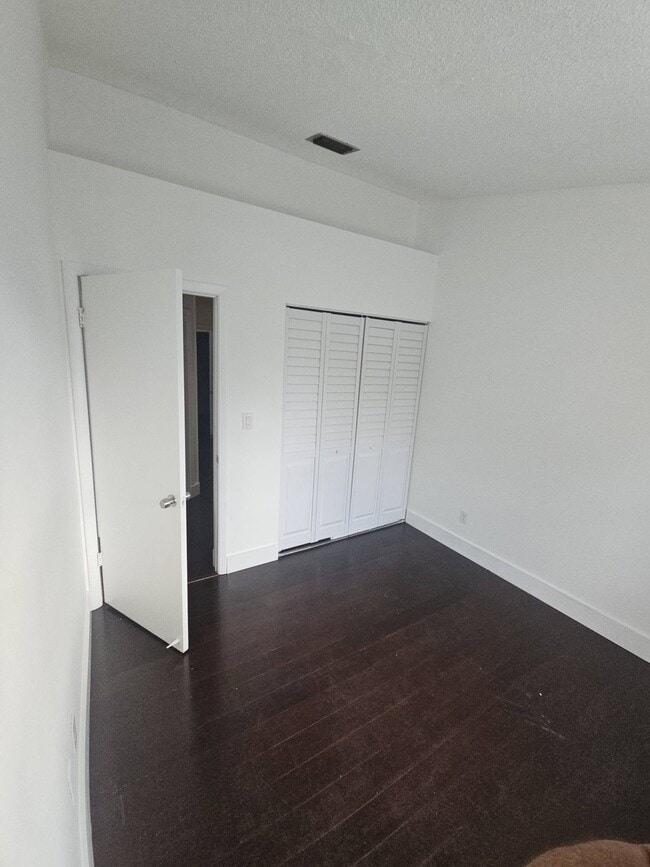 2925 Belmont Ln in Hollywood, FL - Building Photo - Building Photo