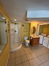 5565 Hillcrest Dr in Union City, GA - Building Photo - Building Photo