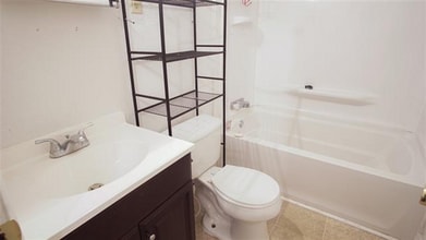 109 E St NE in Ardmore, OK - Building Photo - Building Photo