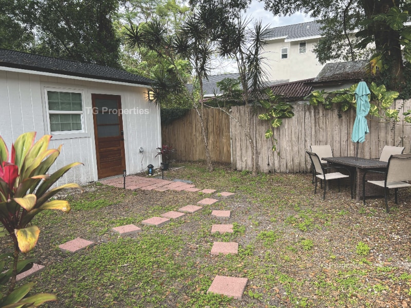 1313 E Pineloch Ave in Orlando, FL - Building Photo