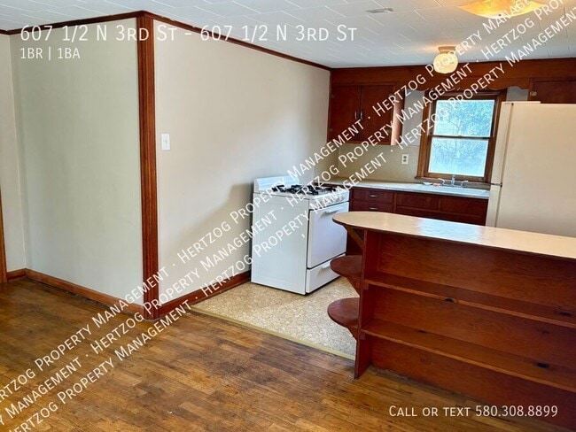 property at 607 1/2 N 3rd St