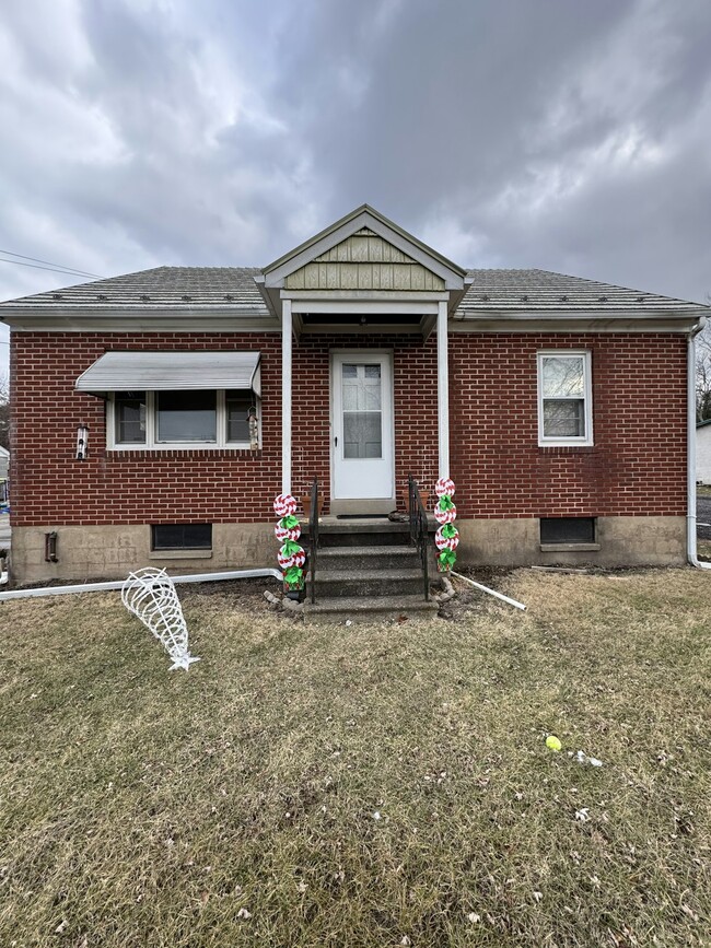 1308 Farmington Ave in Pottstown, PA - Building Photo - Building Photo