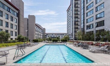 260 King St in San Francisco, CA - Building Photo - Building Photo