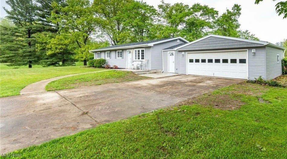 794 Robinhood Dr in Aurora, OH - Building Photo