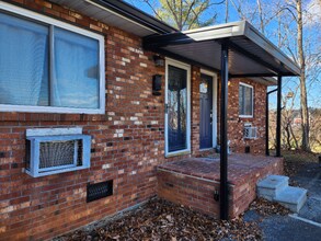 22 Crescent St in Johnson City, TN - Foto de edificio - Building Photo