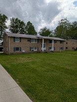 292 Kennedy St, Unit 2 in Louisville, OH - Building Photo