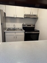 Las Brisas in Albuquerque, NM - Building Photo - Building Photo