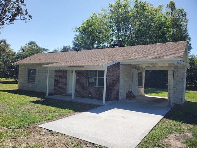 37646 Hendley Ave in Dade City, FL - Building Photo - Building Photo