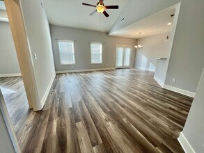 3791 Willow Creek Rd in Nashville, TN - Building Photo - Building Photo