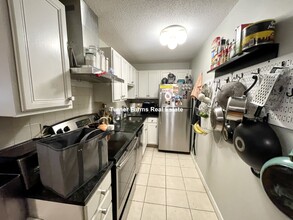 11 Murdock St, Unit 2 in Somerville, MA - Building Photo - Building Photo
