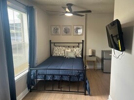 523 Cresline St in Houston, TX - Building Photo