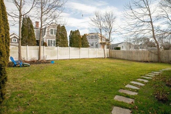 46 Allston Ave in Middletown, RI - Building Photo - Building Photo