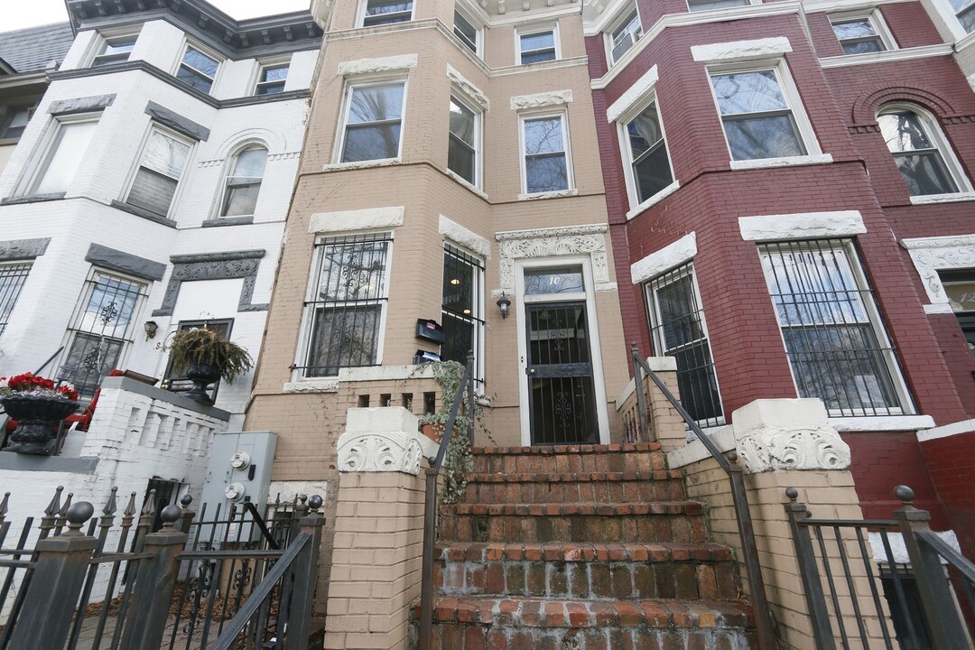 10 Rhode Island Ave NW in Washington, DC - Building Photo
