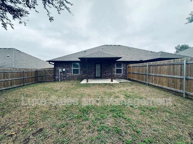 property at 1316 E Cavanaugh St