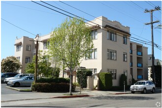 2030 Dwight Way in Berkeley, CA - Foto de edificio - Building Photo