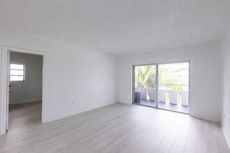 Esquire Apartments in North Miami Beach, FL - Building Photo - Interior Photo