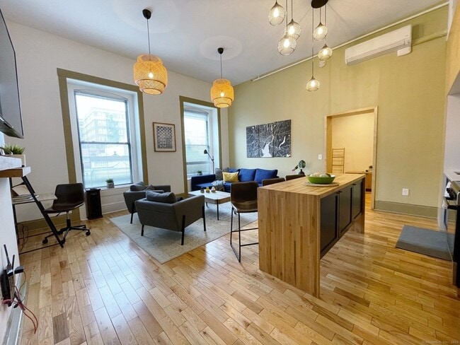 139 Orange St, Unit 303 in New Haven, CT - Building Photo - Building Photo