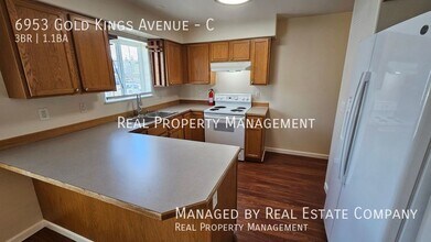 6953 Gold Kings Ave in Anchorage, AK - Foto de edificio - Building Photo