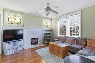 7106 Forsyth Blvd, Unit 1E in St. Louis, MO - Foto de edificio - Building Photo