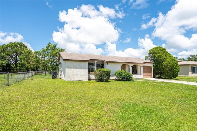 849 SW Belmont Cir in Port St. Lucie, FL - Building Photo - Building Photo