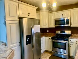 396 Washington St, Unit Rear in Taunton, MA - Building Photo