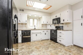 8321 N Highland Ave in Kansas City, MO - Building Photo - Building Photo