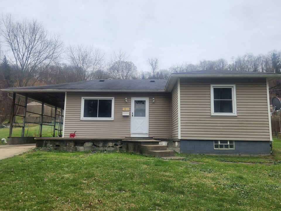 5211 Williams Ln in Verona, PA - Building Photo