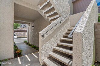 501 Via Colinas in Westlake Village, CA - Building Photo - Building Photo