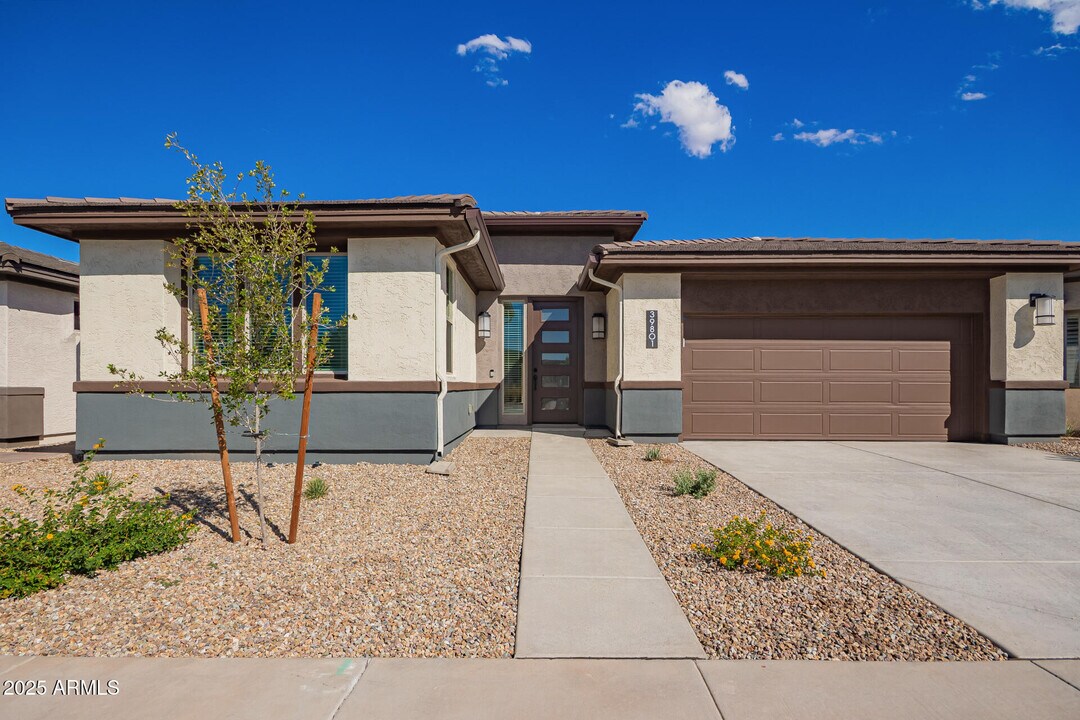39801 N Trajen Pl in Queen Creek, AZ - Building Photo