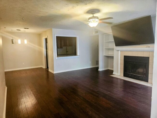 property at 2611 Vinings Central Dr