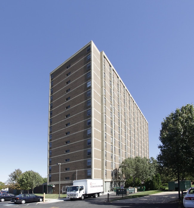 Riverview Towers Apartments in Camden, NJ - Building Photo - Building Photo