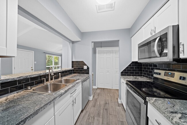 property at 8 Hideaway Dr