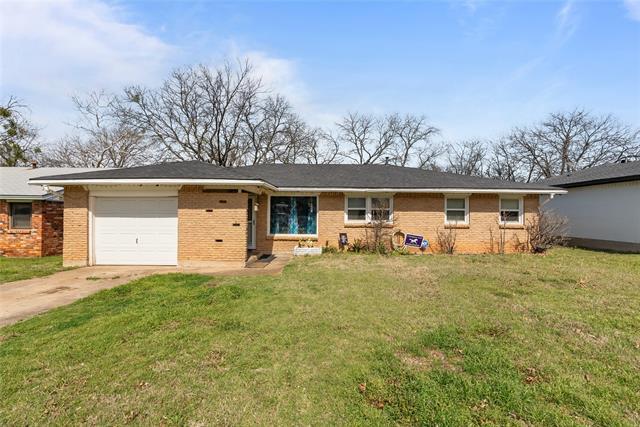 1108 Center St in Cleburne, TX - Building Photo - Building Photo