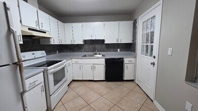 607 45th St E in Palmetto, FL - Foto de edificio - Building Photo