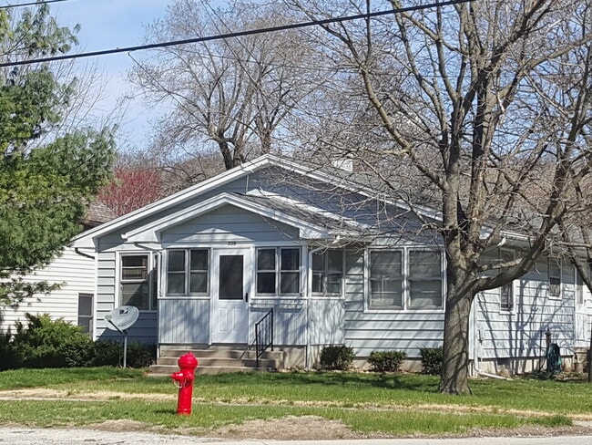 property at 338 E Church St