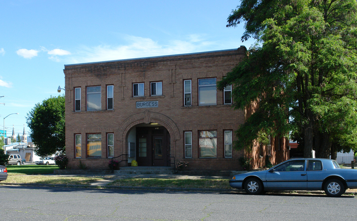 24 E Augusta Ave in Spokane, WA - Foto de edificio