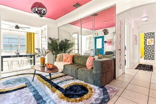 260 NE 45th St in Miami, FL - Building Photo