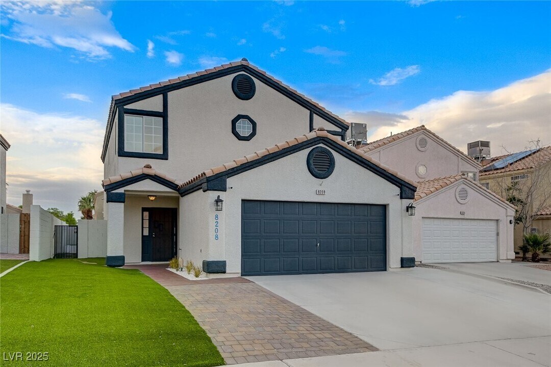 8208 Ogee Dr in Las Vegas, NV - Foto de edificio