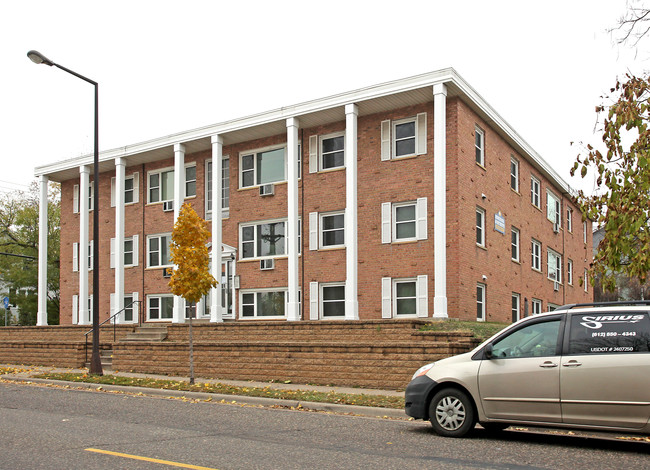 Minnehaha Apartments in St. Paul, MN - Building Photo - Building Photo