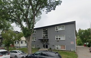 2218 Halifax St in Regina, SK - Building Photo