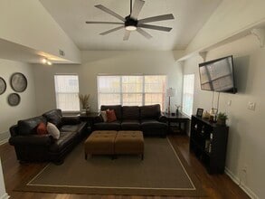 2200 Parkside Dr in Austell, GA - Building Photo - Building Photo