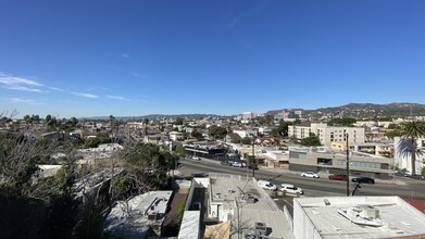 979 Manzanita St in Los Angeles, CA - Building Photo - Building Photo