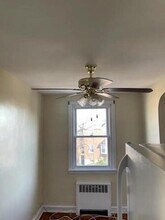 6550 N Gratz St, Unit A in Philadelphia, PA - Foto de edificio - Building Photo