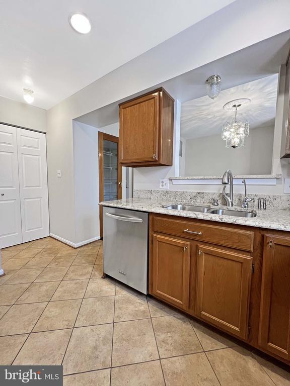 18200 Paladin Dr in Olney, MD - Foto de edificio - Building Photo