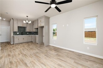 230 N Pino St in Weslaco, TX - Building Photo - Building Photo