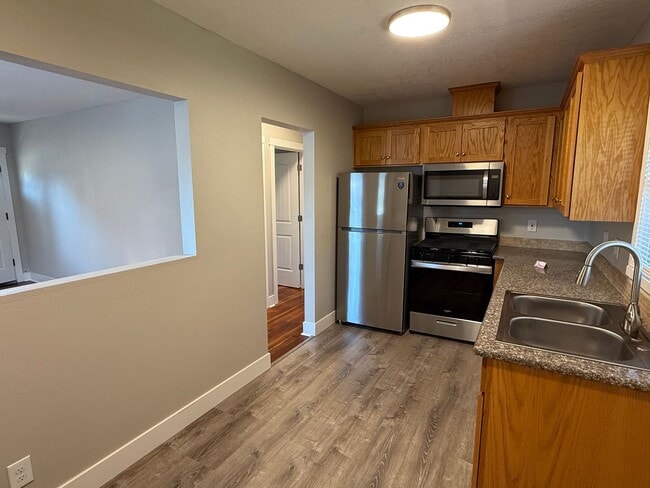 property at 2214 W 28th St