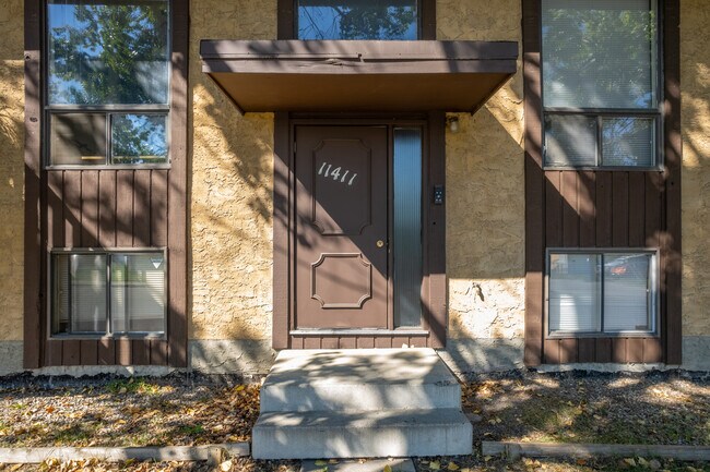 11411 8 St SW in Calgary, AB - Building Photo - Building Photo